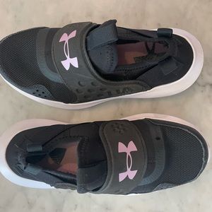 Youth Kids Under Armour UA 1Y Black and White Sneakers